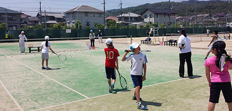 ソフトテニス教室（屋外）のイメージ写真